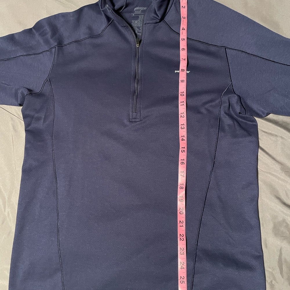 Patagonia 1/4 zip pullover. - Picture 7 of 7